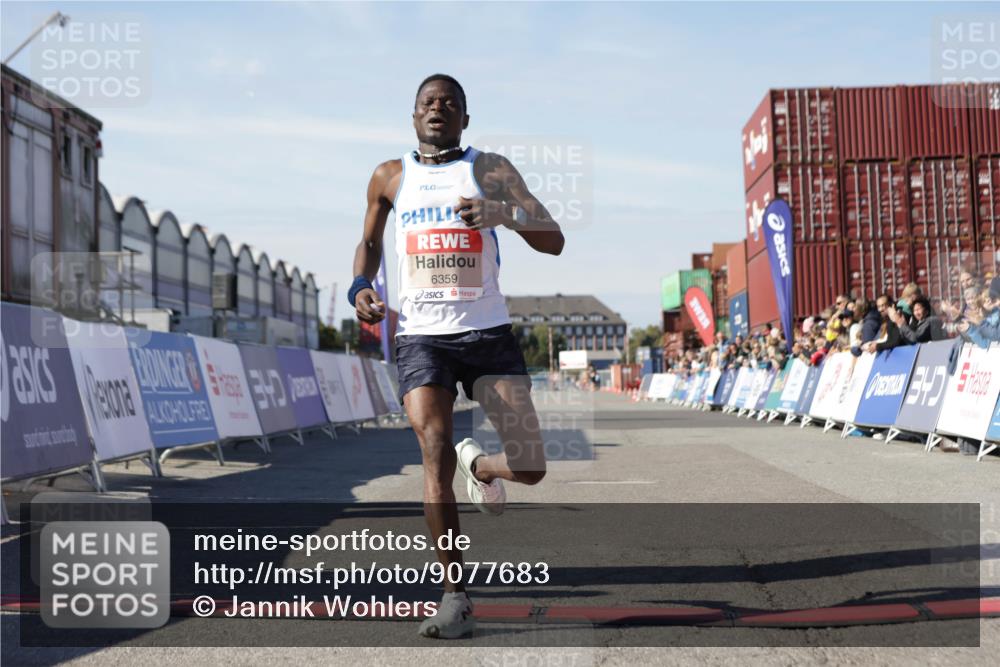 03.10.2025 - Köhlbrandbrückenlauf Jannik Wohlers http://msf.ph/oto/9077683 03.10.2025 12:48:29 Ziel 6359 meine-sportfotos.de
