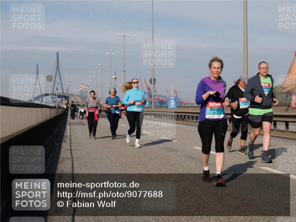 03.10.2025 - Köhlbrandbrückenlauf Fabian Wolf http://msf.ph/oto/9077688 03.10.2025 10:15:56 Position 3 3094, 2527, 311 meine-sportfotos.de