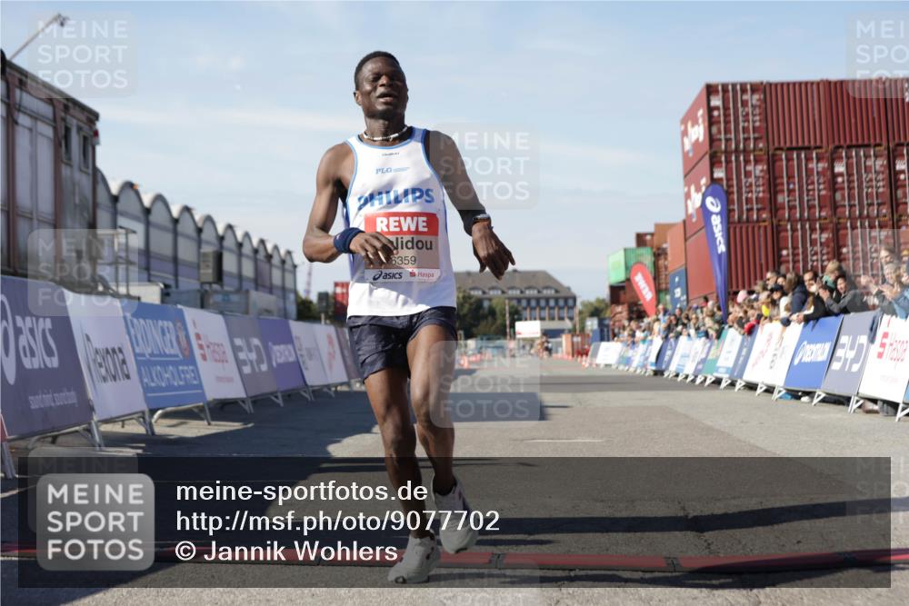 03.10.2025 - Köhlbrandbrückenlauf Jannik Wohlers http://msf.ph/oto/9077702 03.10.2025 12:48:29 Ziel 6359 meine-sportfotos.de