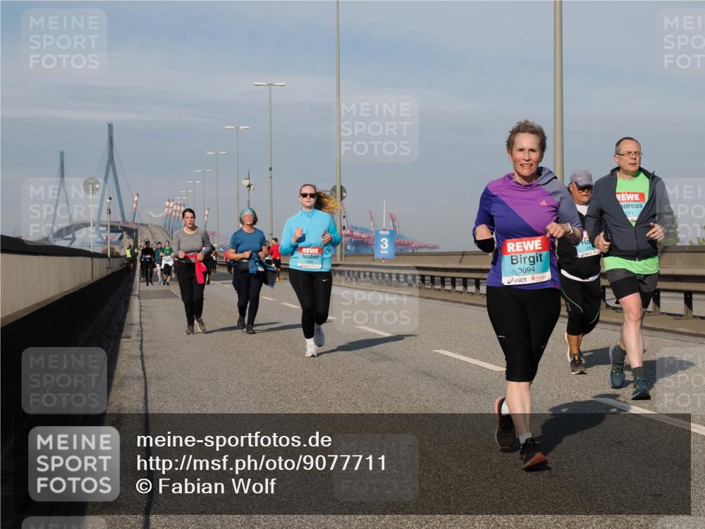 03.10.2025 - Köhlbrandbrückenlauf Fabian Wolf http://msf.ph/oto/9077711 03.10.2025 10:15:57 Position 3 3, 3094, 311 meine-sportfotos.de