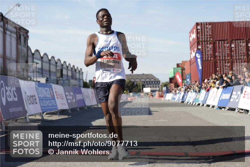 03.10.2025 - Köhlbrandbrückenlauf Jannik Wohlers http://msf.ph/oto/9077713 03.10.2025 12:48:29 Ziel 6359 meine-sportfotos.de