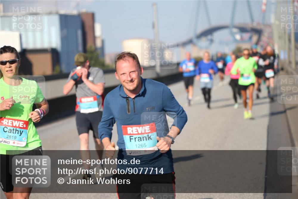 03.10.2025 - Köhlbrandbrückenlauf Jannik Wohlers http://msf.ph/oto/9077714 03.10.2025 09:44:35 Position 3 2025, 2819, 1265 meine-sportfotos.de