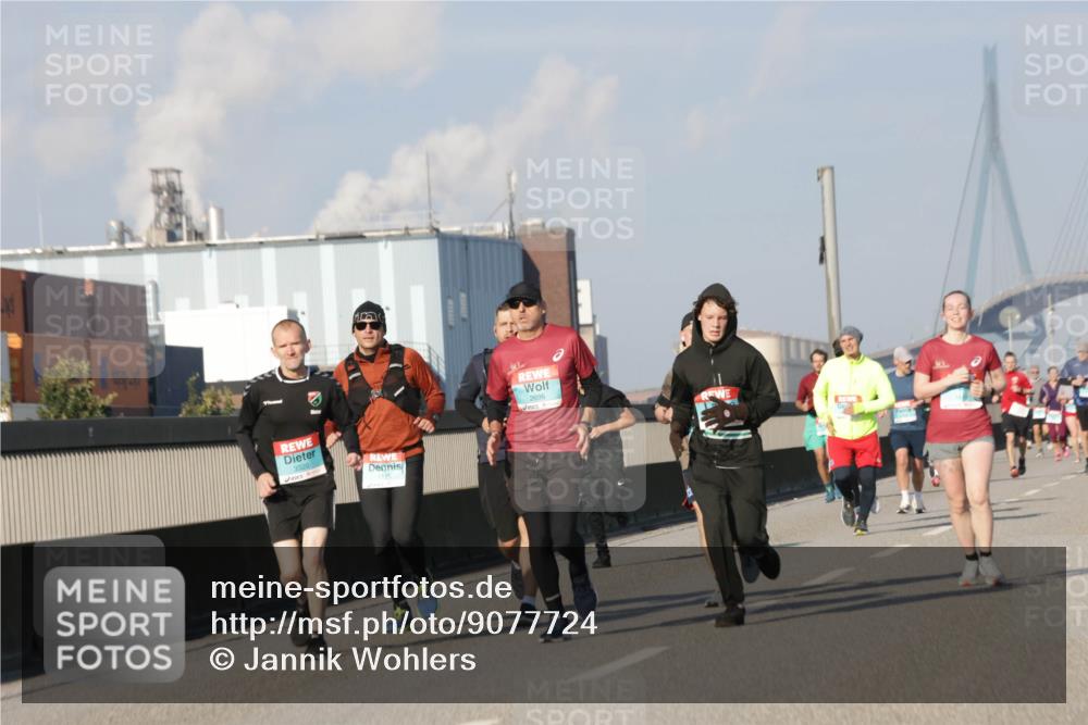 03.10.2025 - Köhlbrandbrückenlauf Jannik Wohlers http://msf.ph/oto/9077724 03.10.2025 09:52:36 Position 3 2696 meine-sportfotos.de