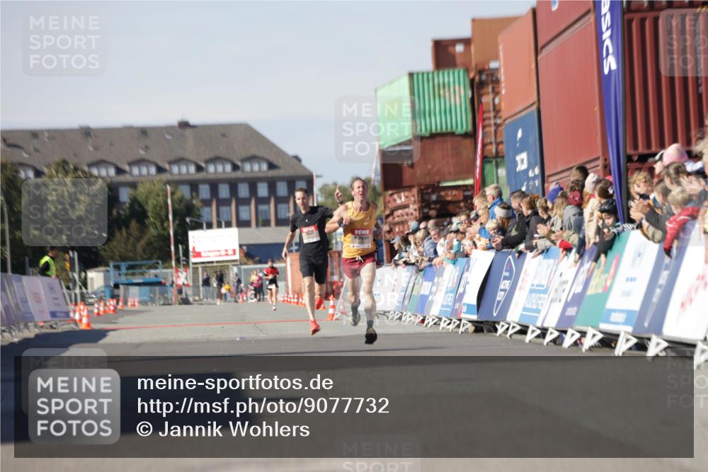 03.10.2025 - Köhlbrandbrückenlauf Jannik Wohlers http://msf.ph/oto/9077732 03.10.2025 12:48:52 Ziel 6240 meine-sportfotos.de