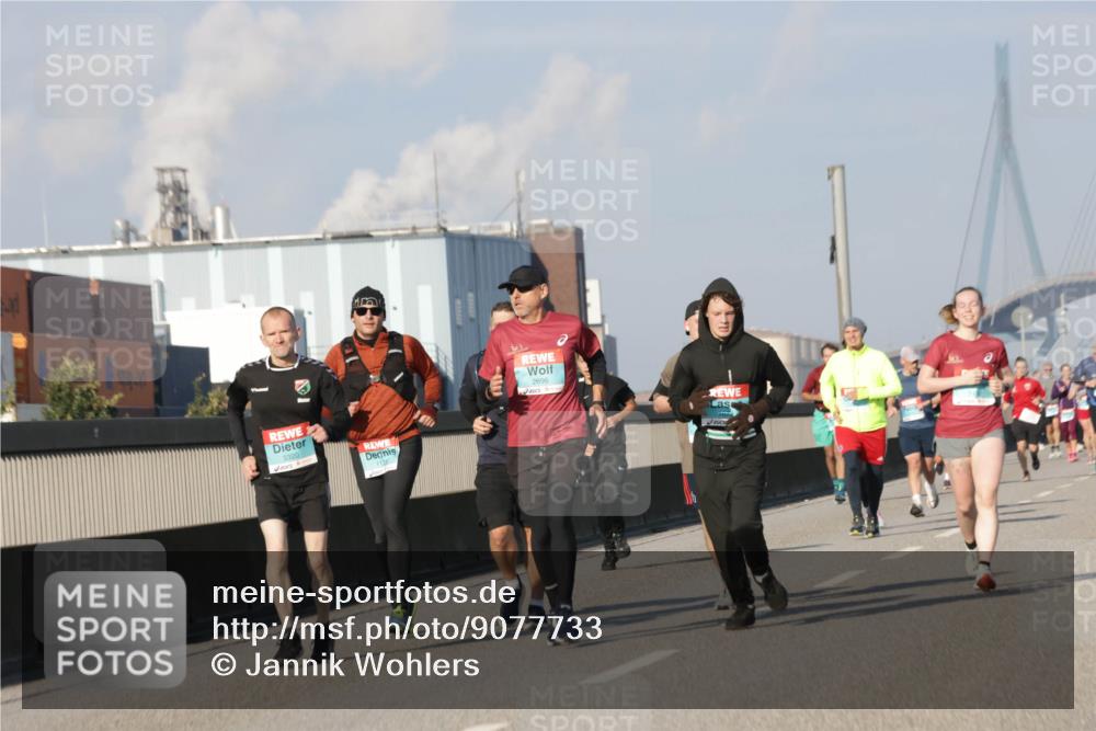 03.10.2025 - Köhlbrandbrückenlauf Jannik Wohlers http://msf.ph/oto/9077733 03.10.2025 09:52:36 Position 3 3320, 112, 2696 meine-sportfotos.de