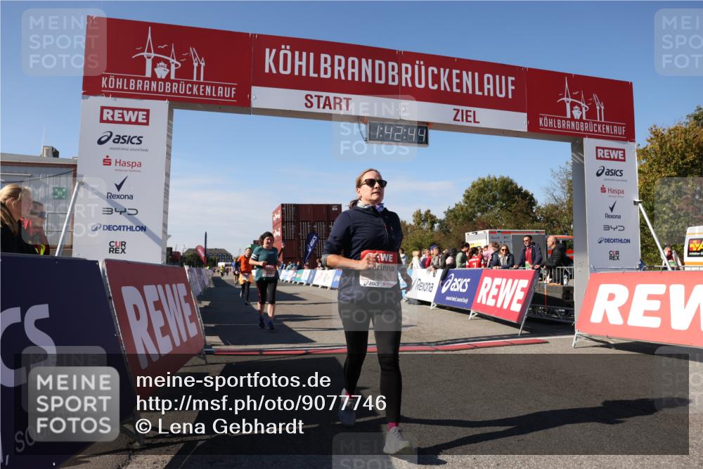 03.10.2025 - Köhlbrandbrückenlauf Lena Gebhardt http://msf.ph/oto/9077746 03.10.2025 13:42:45 Ziel 4944, 5086, 5254, 5418, 6160, 6161, 6260 meine-sportfotos.de