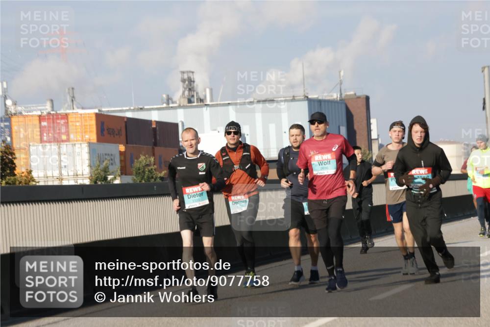 03.10.2025 - Köhlbrandbrückenlauf Jannik Wohlers http://msf.ph/oto/9077758 03.10.2025 09:52:37 Position 3 3320, 2696 meine-sportfotos.de