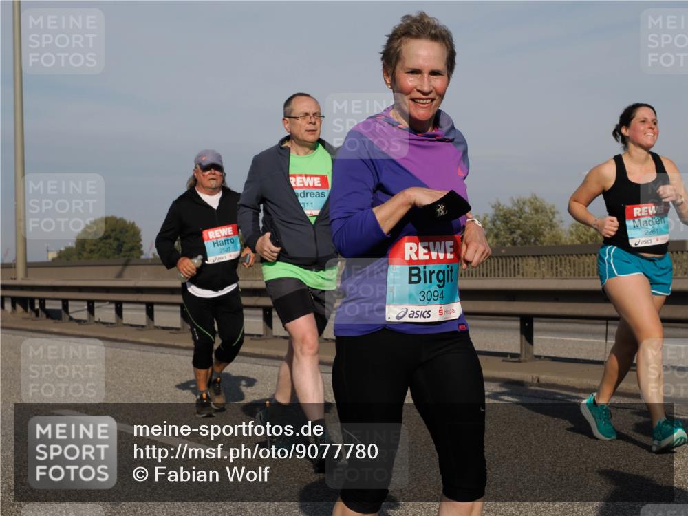 03.10.2025 - Köhlbrandbrückenlauf Fabian Wolf http://msf.ph/oto/9077780 03.10.2025 10:15:58 Position 3 2527, 311, 3094, 2261 meine-sportfotos.de