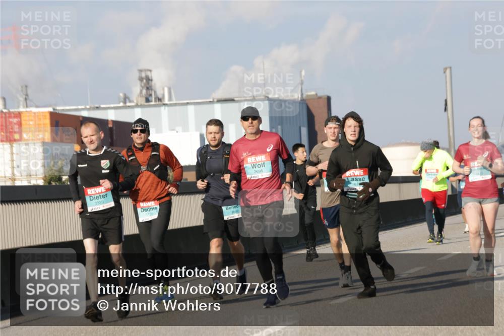 03.10.2025 - Köhlbrandbrückenlauf Jannik Wohlers http://msf.ph/oto/9077788 03.10.2025 09:52:38 Position 3 3320, 1125, 1680, 2696, 167 meine-sportfotos.de