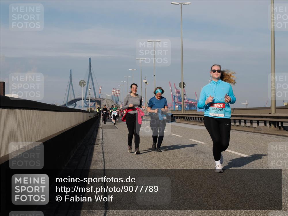 03.10.2025 - Köhlbrandbrückenlauf Fabian Wolf http://msf.ph/oto/9077789 03.10.2025 10:15:59 Position 3 2597 meine-sportfotos.de