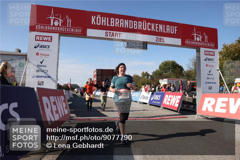 03.10.2025 - Köhlbrandbrückenlauf Lena Gebhardt http://msf.ph/oto/9077790 03.10.2025 13:42:47 Ziel 4944, 5086, 5254, 5418, 6160, 6161, 6260, 6468, 6469 meine-sportfotos.de