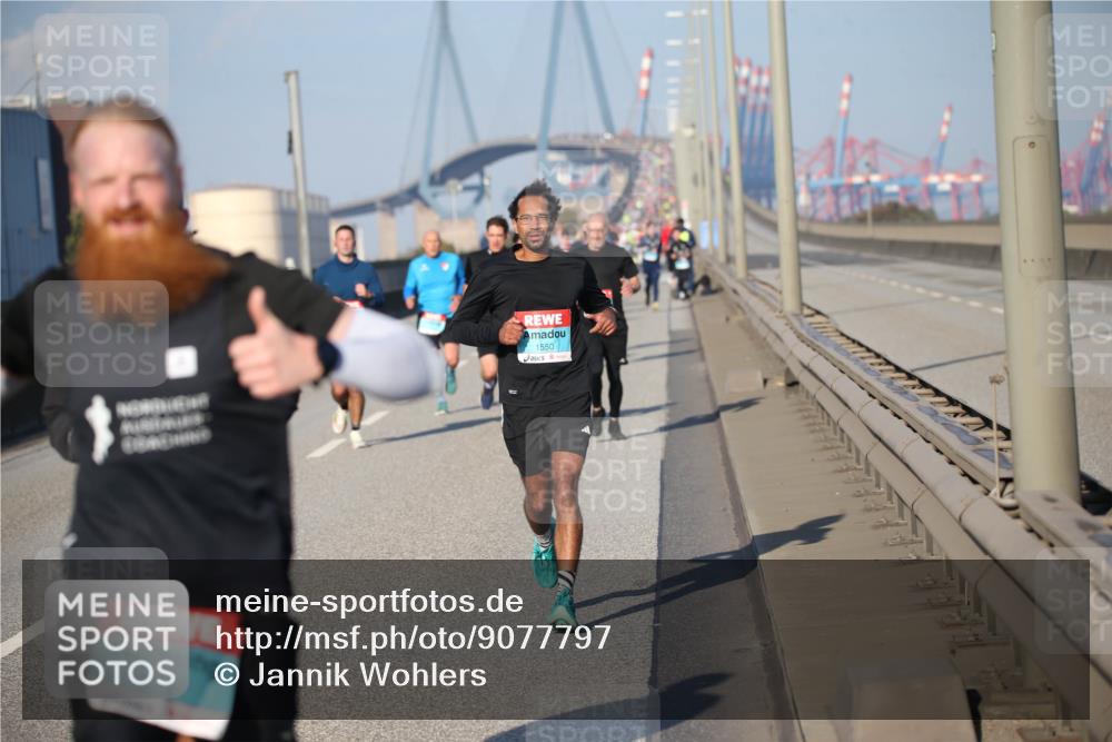 03.10.2025 - Köhlbrandbrückenlauf Jannik Wohlers http://msf.ph/oto/9077797 03.10.2025 09:44:46 Position 3 1550 meine-sportfotos.de