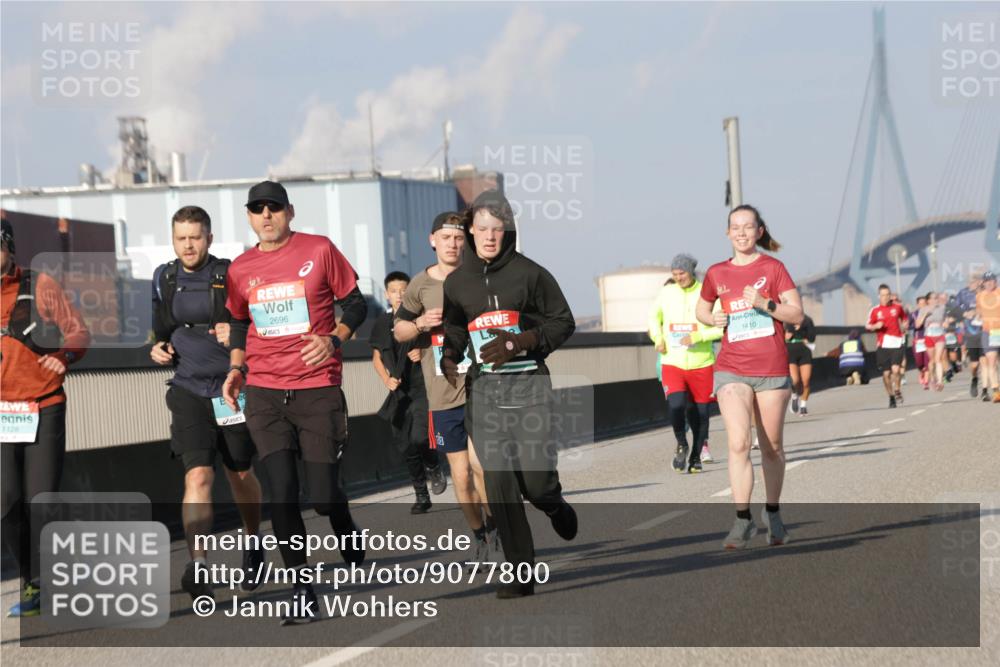 03.10.2025 - Köhlbrandbrückenlauf Jannik Wohlers http://msf.ph/oto/9077800 03.10.2025 09:52:38 Position 3 1125, 2696, 1410 meine-sportfotos.de