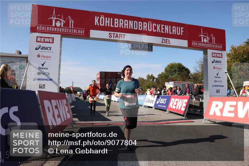 03.10.2025 - Köhlbrandbrückenlauf Lena Gebhardt http://msf.ph/oto/9077804 03.10.2025 13:42:47 Ziel 4944, 5086, 5254, 5418, 6160, 6161, 6260, 6468, 6469 meine-sportfotos.de