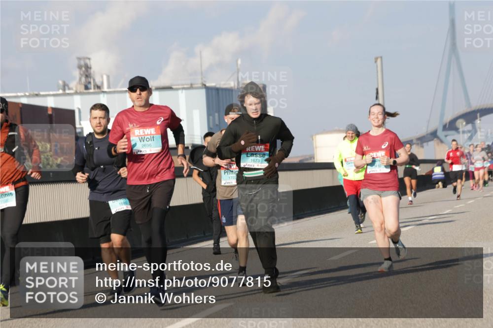 03.10.2025 - Köhlbrandbrückenlauf Jannik Wohlers http://msf.ph/oto/9077815 03.10.2025 09:52:39 Position 3 1125, 1680, 2696, 1673, 1722, 1410 meine-sportfotos.de