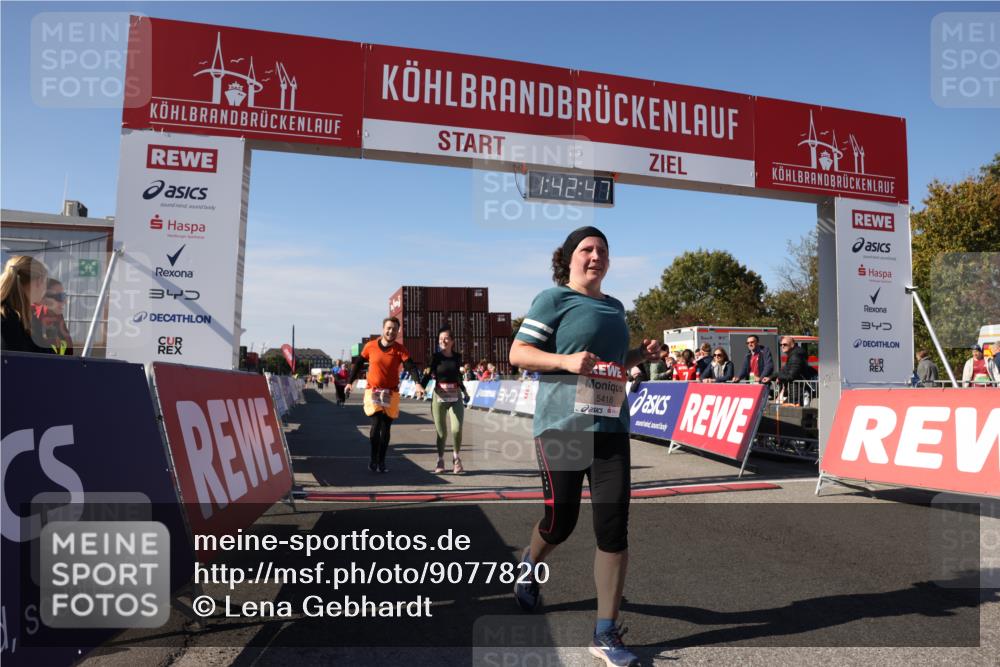 03.10.2025 - Köhlbrandbrückenlauf Lena Gebhardt http://msf.ph/oto/9077820 03.10.2025 13:42:47 Ziel 4944, 5086, 5254, 5418, 6160, 6161, 6260, 6468, 6469 meine-sportfotos.de