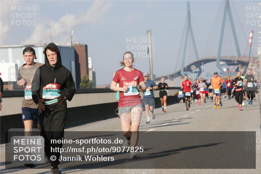 03.10.2025 - Köhlbrandbrückenlauf Jannik Wohlers http://msf.ph/oto/9077825 03.10.2025 09:52:40 Position 3 172, 1673, 1410 meine-sportfotos.de