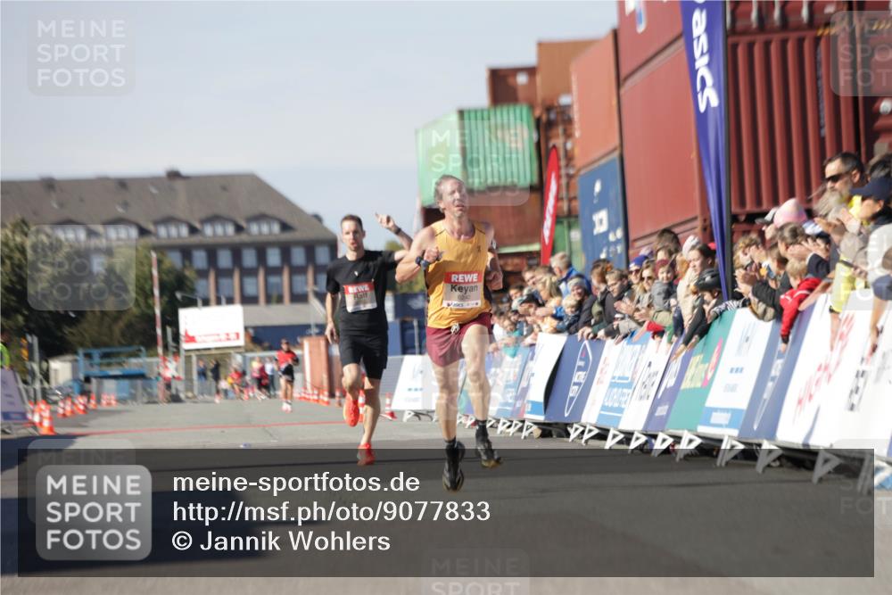 03.10.2025 - Köhlbrandbrückenlauf Jannik Wohlers http://msf.ph/oto/9077833 03.10.2025 12:48:54 Ziel 5797, 6240 meine-sportfotos.de
