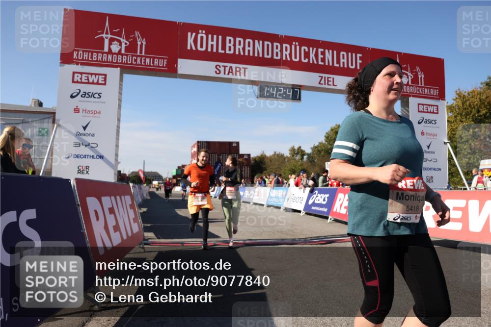 03.10.2025 - Köhlbrandbrückenlauf Lena Gebhardt http://msf.ph/oto/9077840 03.10.2025 13:42:48 Ziel 4944, 5086, 5254, 5418, 6160, 6161, 6260, 6468, 6469 meine-sportfotos.de