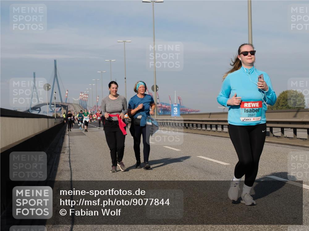 03.10.2025 - Köhlbrandbrückenlauf Fabian Wolf http://msf.ph/oto/9077844 03.10.2025 10:16:00 Position 3 3, 2597 meine-sportfotos.de