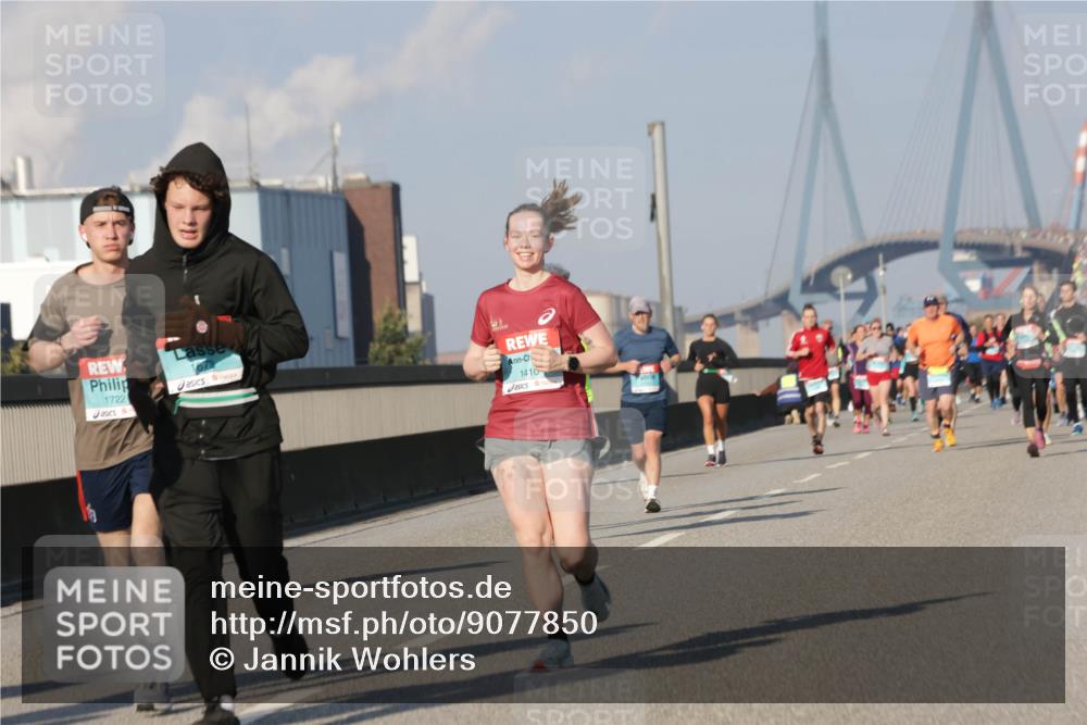 03.10.2025 - Köhlbrandbrückenlauf Jannik Wohlers http://msf.ph/oto/9077850 03.10.2025 09:52:40 Position 3 1722, 1673, 1410 meine-sportfotos.de