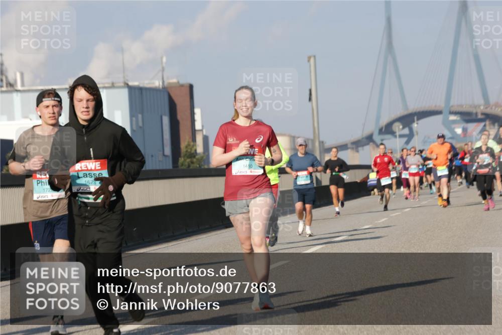 03.10.2025 - Köhlbrandbrückenlauf Jannik Wohlers http://msf.ph/oto/9077863 03.10.2025 09:52:40 Position 3 172, 1673, 1410 meine-sportfotos.de