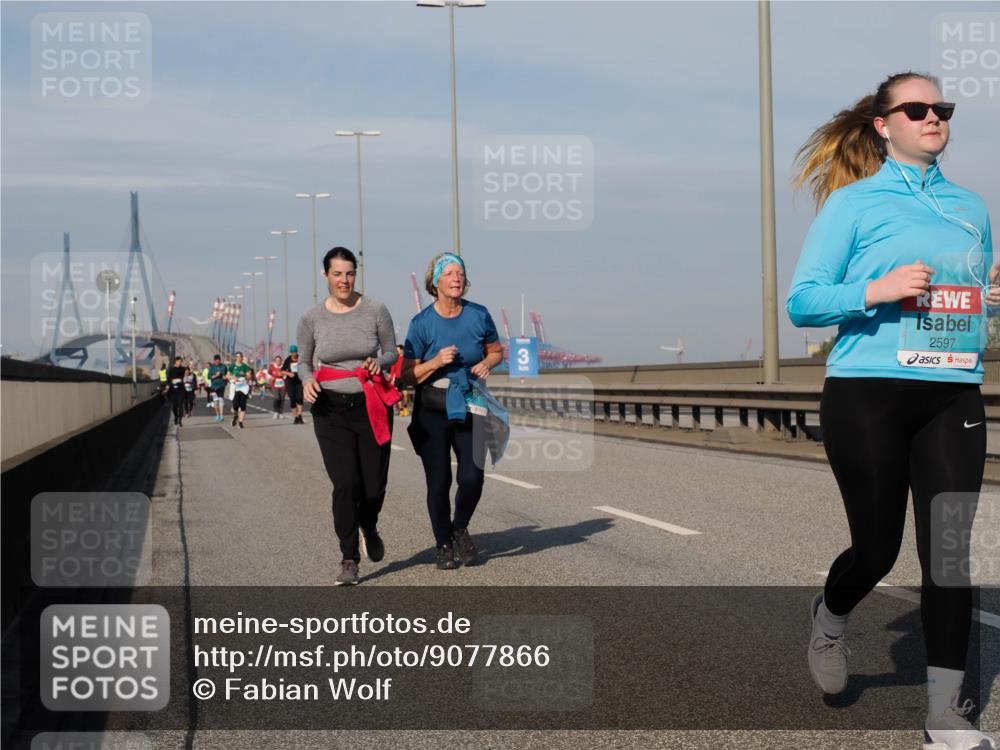 03.10.2025 - Köhlbrandbrückenlauf Fabian Wolf http://msf.ph/oto/9077866 03.10.2025 10:16:01 Position 3 3, 2597 meine-sportfotos.de