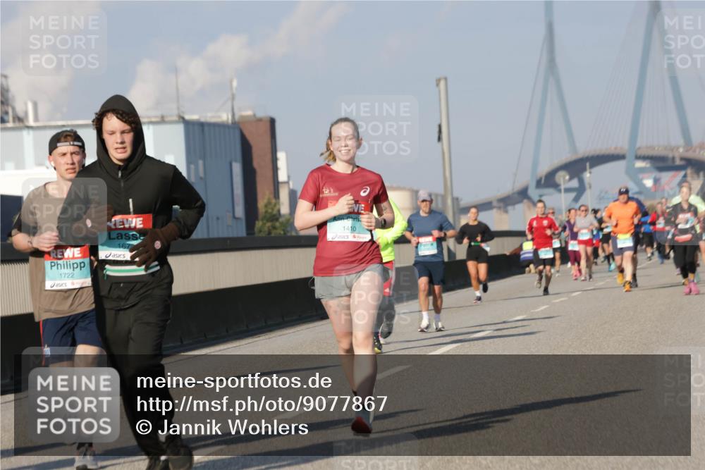 03.10.2025 - Köhlbrandbrückenlauf Jannik Wohlers http://msf.ph/oto/9077867 03.10.2025 09:52:40 Position 3 1722, 1672, 1410 meine-sportfotos.de