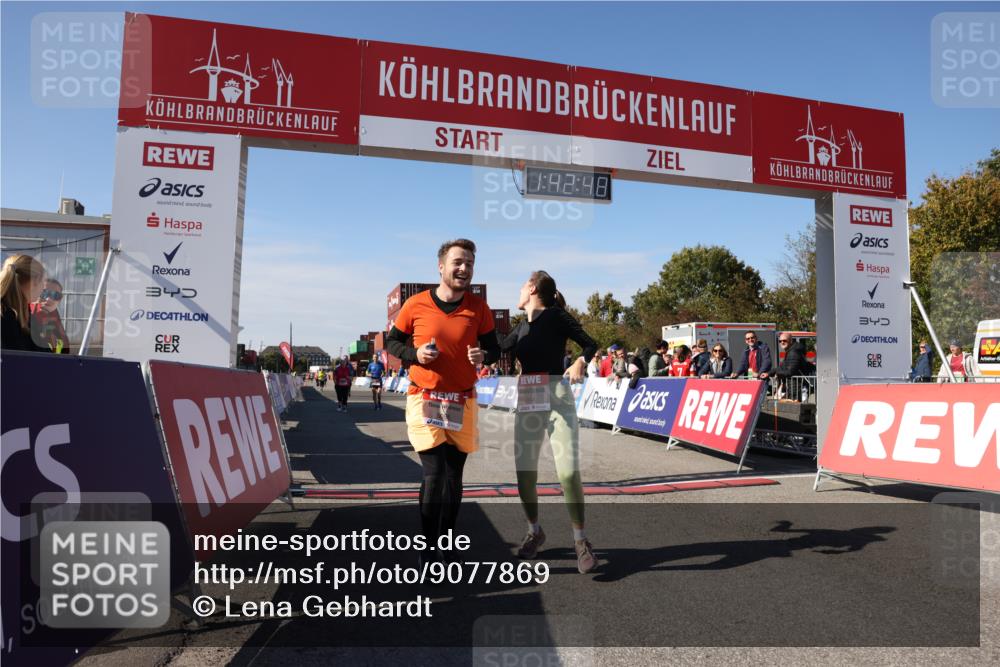 03.10.2025 - Köhlbrandbrückenlauf Lena Gebhardt http://msf.ph/oto/9077869 03.10.2025 13:42:49 Ziel 4778, 4944, 5086, 5254, 5418, 6160, 6161, 6260, 6468, 6469 meine-sportfotos.de