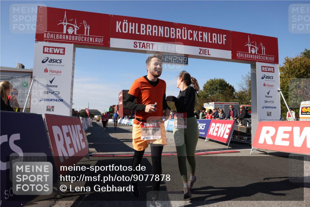 03.10.2025 - Köhlbrandbrückenlauf Lena Gebhardt http://msf.ph/oto/9077878 03.10.2025 13:42:49 Ziel 4778, 4944, 5086, 5254, 5418, 6160, 6161, 6260, 6468, 6469 meine-sportfotos.de