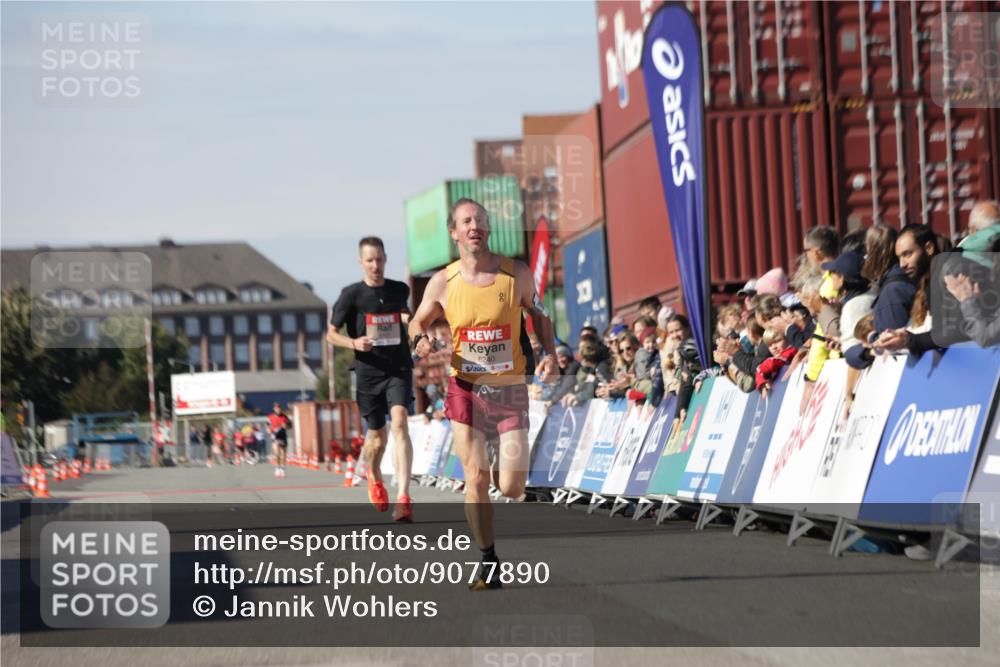 03.10.2025 - Köhlbrandbrückenlauf Jannik Wohlers http://msf.ph/oto/9077890 03.10.2025 12:48:55 Ziel 5797, 6240 meine-sportfotos.de