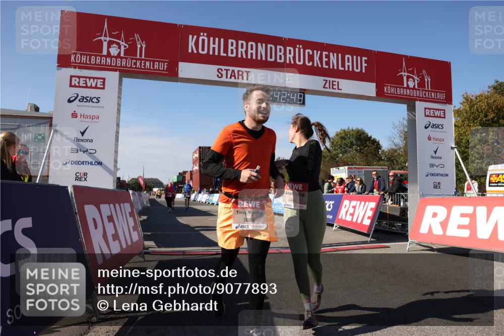 03.10.2025 - Köhlbrandbrückenlauf Lena Gebhardt http://msf.ph/oto/9077893 03.10.2025 13:42:49 Ziel 4778, 4944, 5086, 5254, 5418, 6160, 6161, 6260, 6468, 6469 meine-sportfotos.de