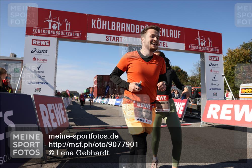 03.10.2025 - Köhlbrandbrückenlauf Lena Gebhardt http://msf.ph/oto/9077901 03.10.2025 13:42:50 Ziel 4778, 4944, 5086, 5254, 5418, 6260, 6468, 6469 meine-sportfotos.de