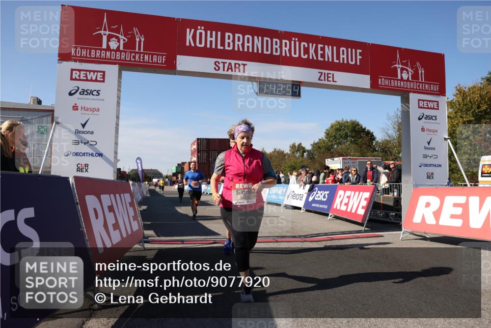 03.10.2025 - Köhlbrandbrückenlauf Lena Gebhardt http://msf.ph/oto/9077920 03.10.2025 13:42:55 Ziel 4778, 4944, 5086, 5418, 6468, 6469, 6548 meine-sportfotos.de