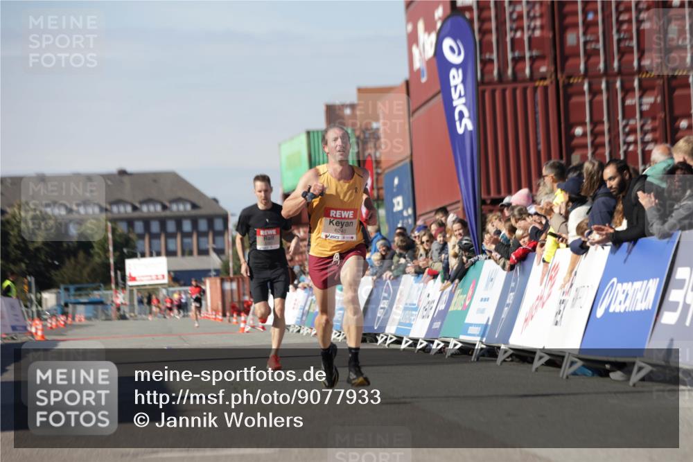 03.10.2025 - Köhlbrandbrückenlauf Jannik Wohlers http://msf.ph/oto/9077933 03.10.2025 12:48:56 Ziel 5797, 6240 meine-sportfotos.de
