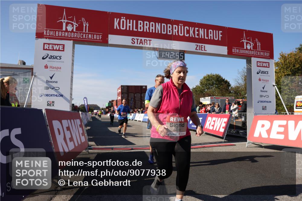 03.10.2025 - Köhlbrandbrückenlauf Lena Gebhardt http://msf.ph/oto/9077938 03.10.2025 13:42:55 Ziel 4778, 4944, 5086, 5418, 6468, 6469, 6548 meine-sportfotos.de