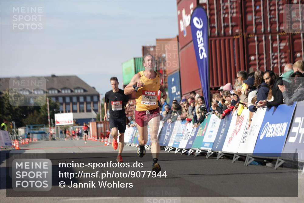 03.10.2025 - Köhlbrandbrückenlauf Jannik Wohlers http://msf.ph/oto/9077944 03.10.2025 12:48:56 Ziel 5797, 6240 meine-sportfotos.de