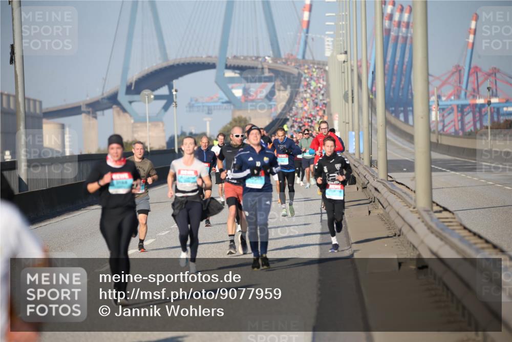03.10.2025 - Köhlbrandbrückenlauf Jannik Wohlers http://msf.ph/oto/9077959 03.10.2025 09:44:59 Position 3 50 meine-sportfotos.de