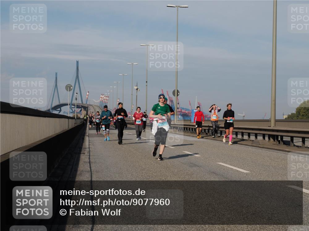 03.10.2025 - Köhlbrandbrückenlauf Fabian Wolf http://msf.ph/oto/9077960 03.10.2025 10:16:13 Position 3  meine-sportfotos.de