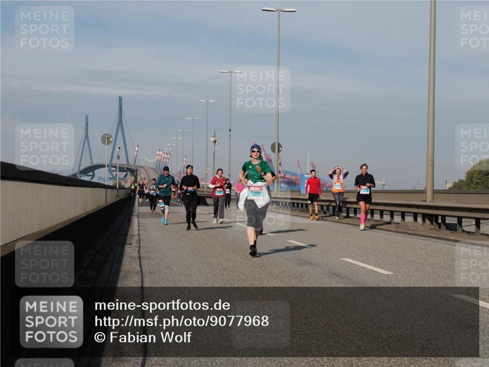 03.10.2025 - Köhlbrandbrückenlauf Fabian Wolf http://msf.ph/oto/9077968 03.10.2025 10:16:13 Position 3  meine-sportfotos.de