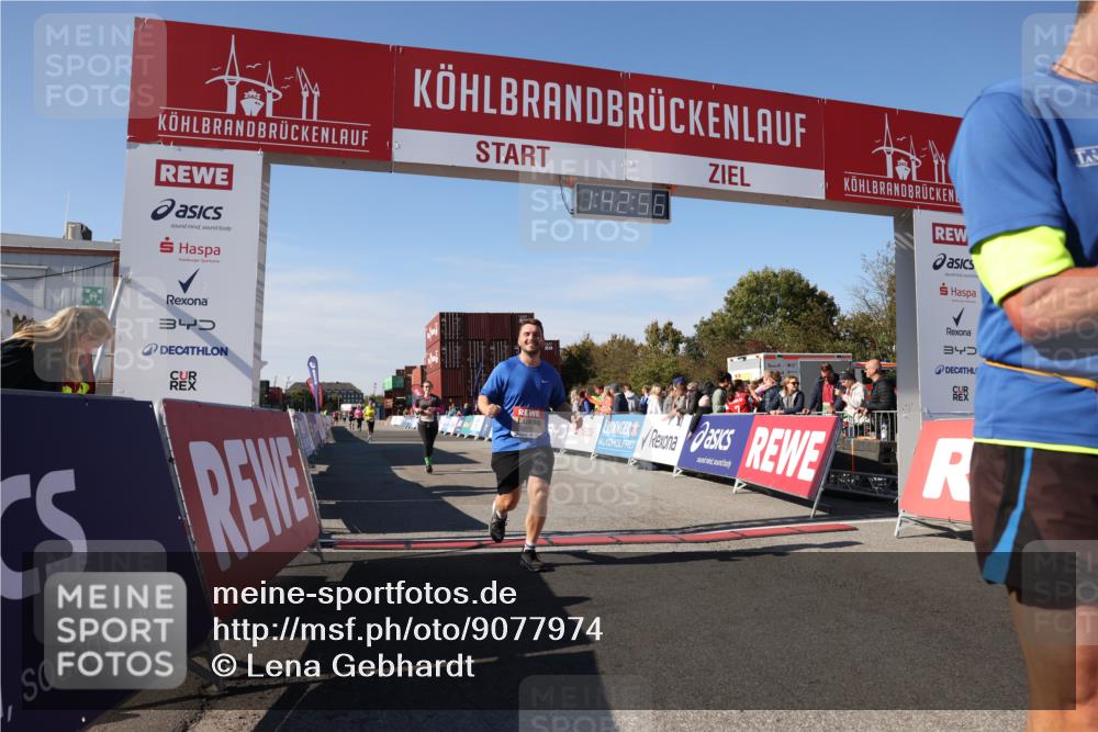 03.10.2025 - Köhlbrandbrückenlauf Lena Gebhardt http://msf.ph/oto/9077974 03.10.2025 13:42:57 Ziel 4778, 4944, 5086, 6468, 6469, 6548 meine-sportfotos.de