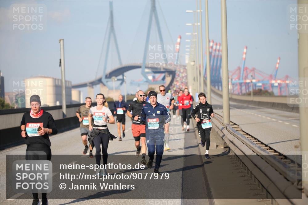 03.10.2025 - Köhlbrandbrückenlauf Jannik Wohlers http://msf.ph/oto/9077979 03.10.2025 09:45:03 Position 3 1114, 3246, 10 meine-sportfotos.de