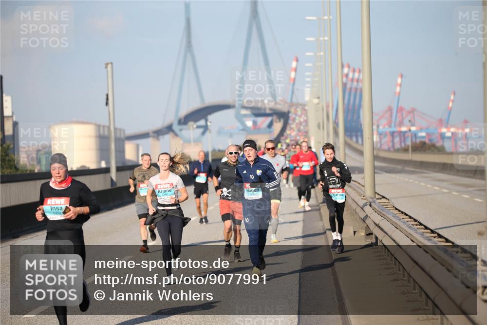 03.10.2025 - Köhlbrandbrückenlauf Jannik Wohlers http://msf.ph/oto/9077991 03.10.2025 09:45:03 Position 3 11146, 3246, 10, 10 meine-sportfotos.de