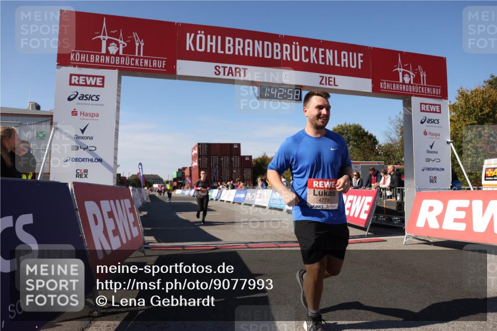 03.10.2025 - Köhlbrandbrückenlauf Lena Gebhardt http://msf.ph/oto/9077993 03.10.2025 13:42:58 Ziel 4778, 6468, 6469, 6548 meine-sportfotos.de