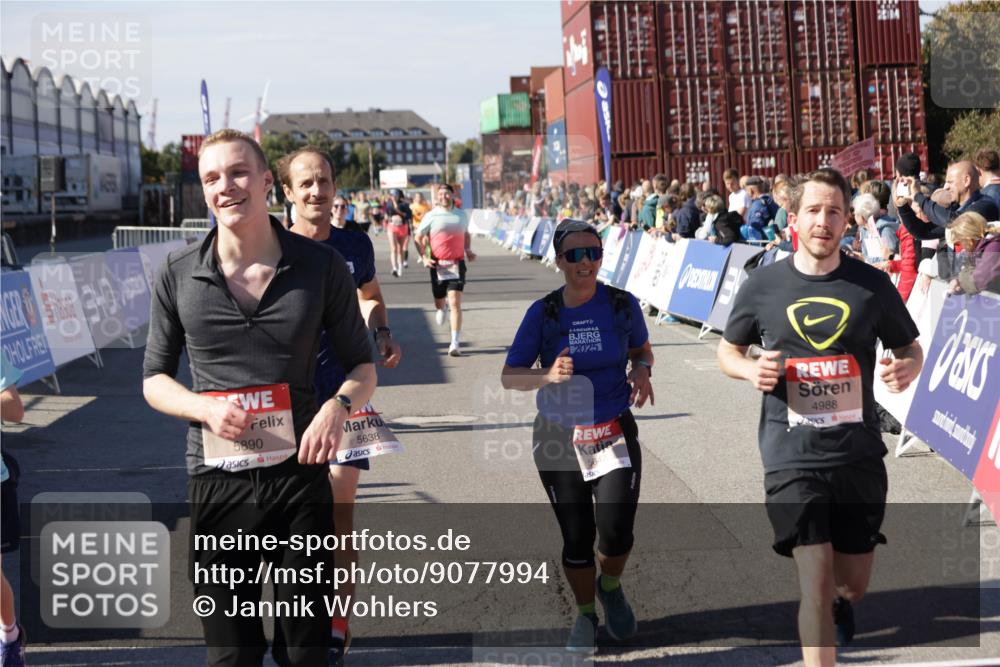 03.10.2025 - Köhlbrandbrückenlauf Jannik Wohlers http://msf.ph/oto/9077994 03.10.2025 13:17:21 Ziel 4404, 4686, 4988, 5007, 5008, 5031, 5429, 5544, 5638, 5642, 5890, 5943, 6389, 6431 meine-sportfotos.de