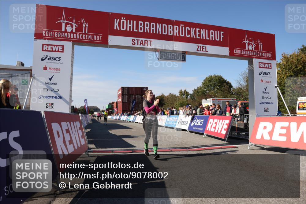 03.10.2025 - Köhlbrandbrückenlauf Lena Gebhardt http://msf.ph/oto/9078002 03.10.2025 13:43:00 Ziel 4778, 6468, 6469, 6548 meine-sportfotos.de