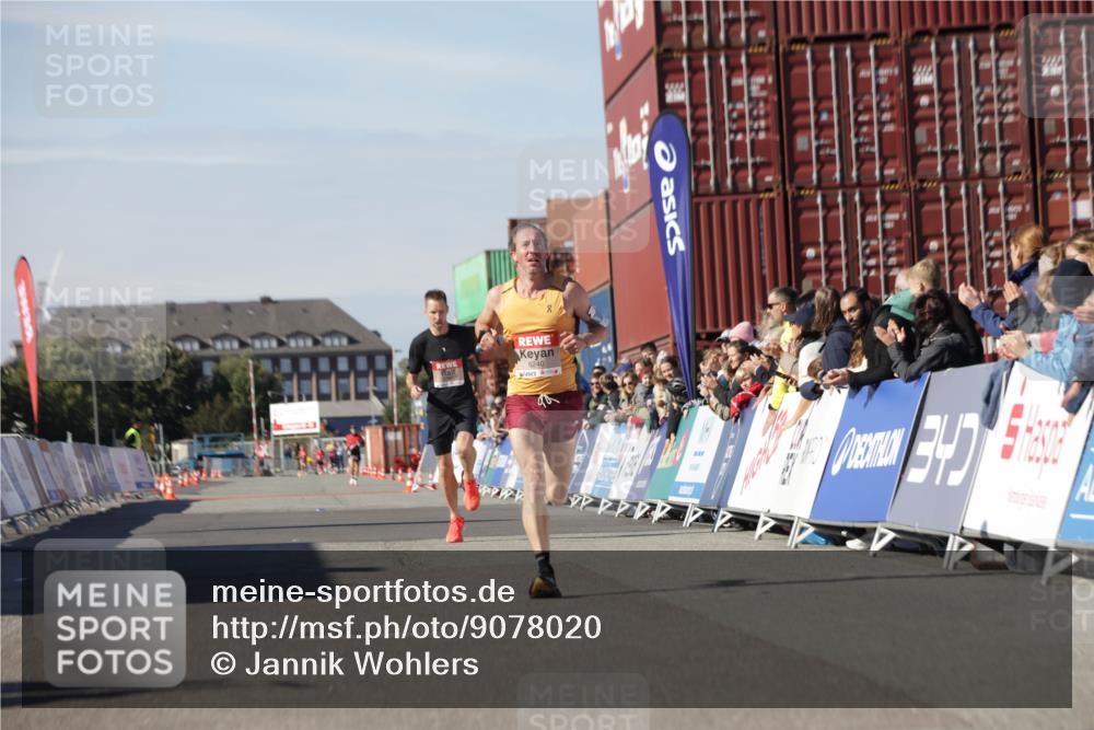 03.10.2025 - Köhlbrandbrückenlauf Jannik Wohlers http://msf.ph/oto/9078020 03.10.2025 12:48:56 Ziel 5797, 6240 meine-sportfotos.de