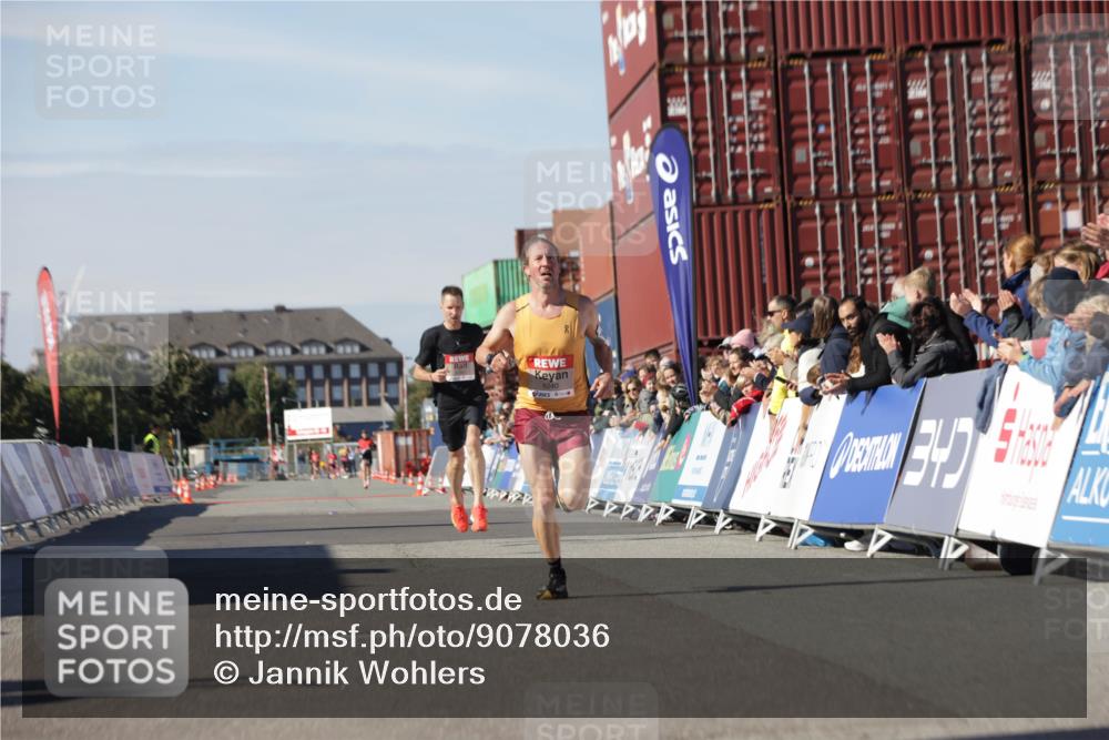 03.10.2025 - Köhlbrandbrückenlauf Jannik Wohlers http://msf.ph/oto/9078036 03.10.2025 12:48:56 Ziel 5797, 6240 meine-sportfotos.de