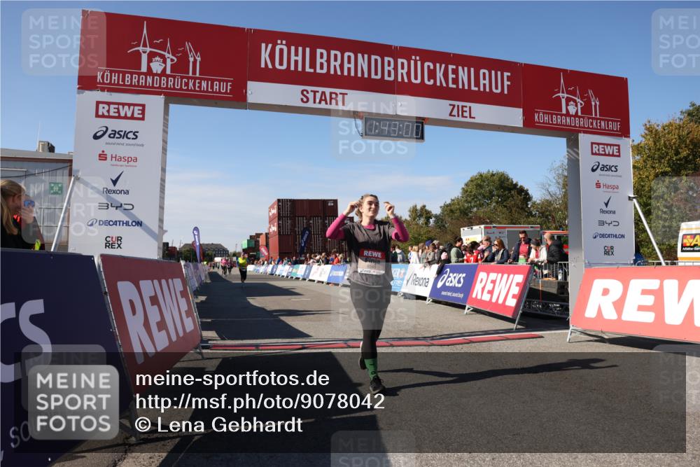 03.10.2025 - Köhlbrandbrückenlauf Lena Gebhardt http://msf.ph/oto/9078042 03.10.2025 13:43:01 Ziel 4778, 6463, 6468, 6469, 6548 meine-sportfotos.de
