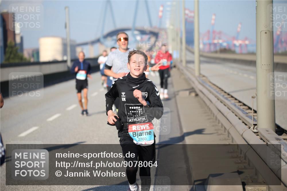03.10.2025 - Köhlbrandbrückenlauf Jannik Wohlers http://msf.ph/oto/9078064 03.10.2025 09:45:10 Position 3 2760 meine-sportfotos.de